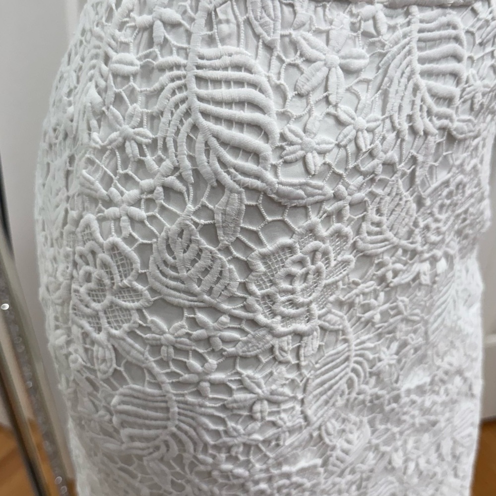 Banana Republic White Lace Pencil Skirt - Picture 2 of 2